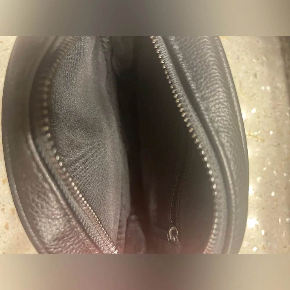 Guess cosmetics bag